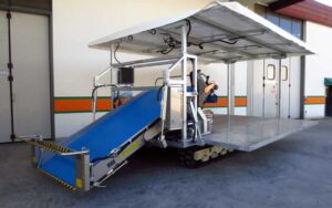 Самохідний гусеничний комбайн для збору салатів Ortomec Foglia 9000