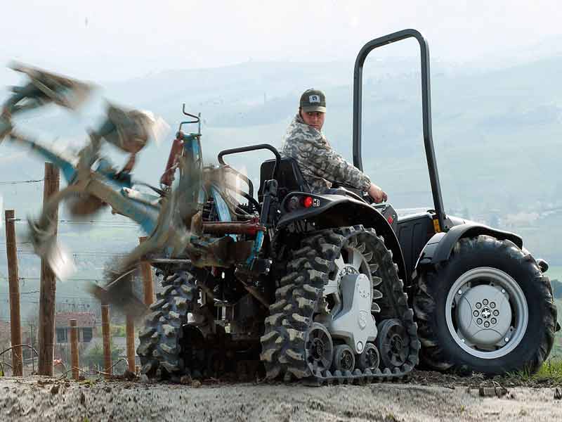 Гусеничний трактор Antonio Carraro Mach 2R